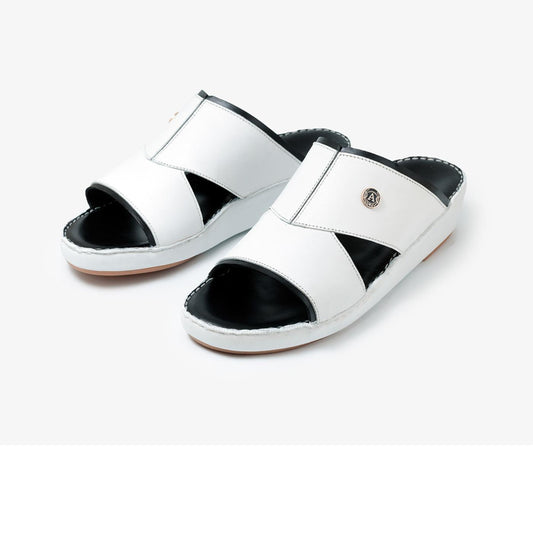 بقرة بيضاء + جلد أسود ناعم