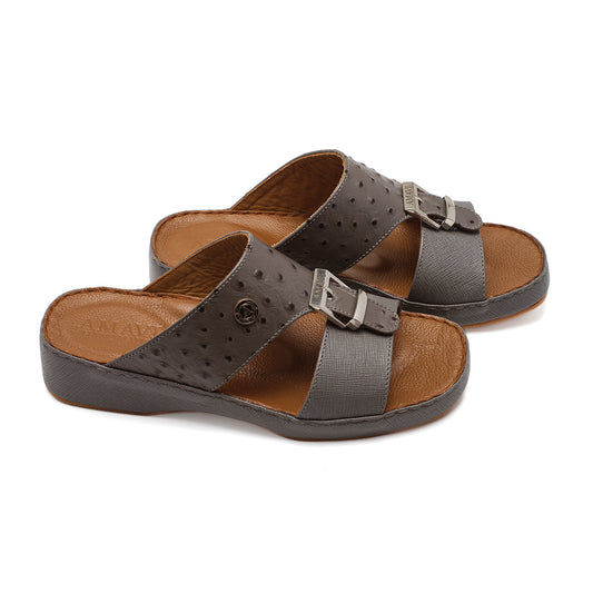 ٩٠٠٦ - نعال رجالي رمادي من جلد النعام والجلد المنقوش