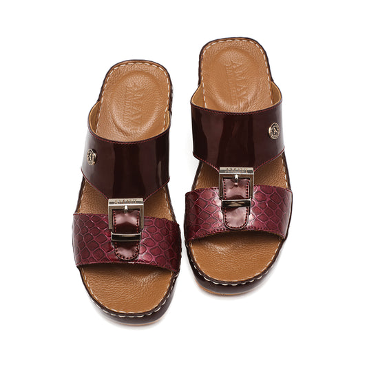 ٩٠٠٥ - نعال رجالي عنابي من جلد السمك اللامع