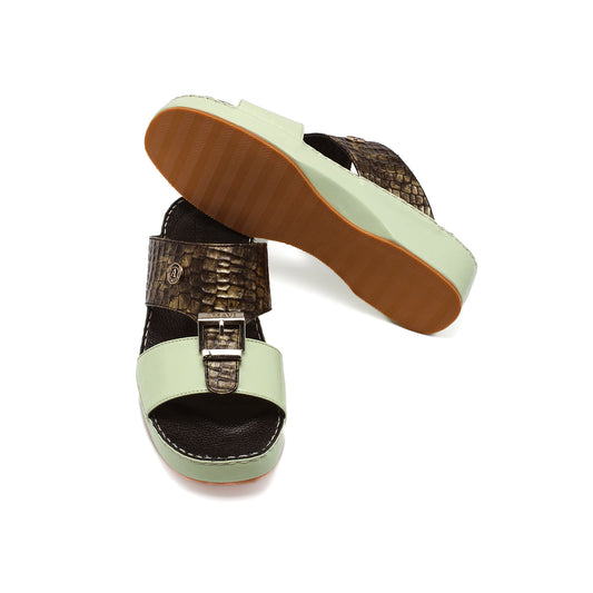 ٩٠٠٣ - نعال رجالي زيتوني بنقشة النمر من الجلد اللامع