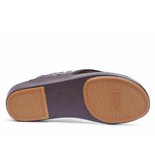 13- Classic 712 - White Crown and Black Ostrich Print