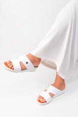 06- Classic 751 - White with a matte finish